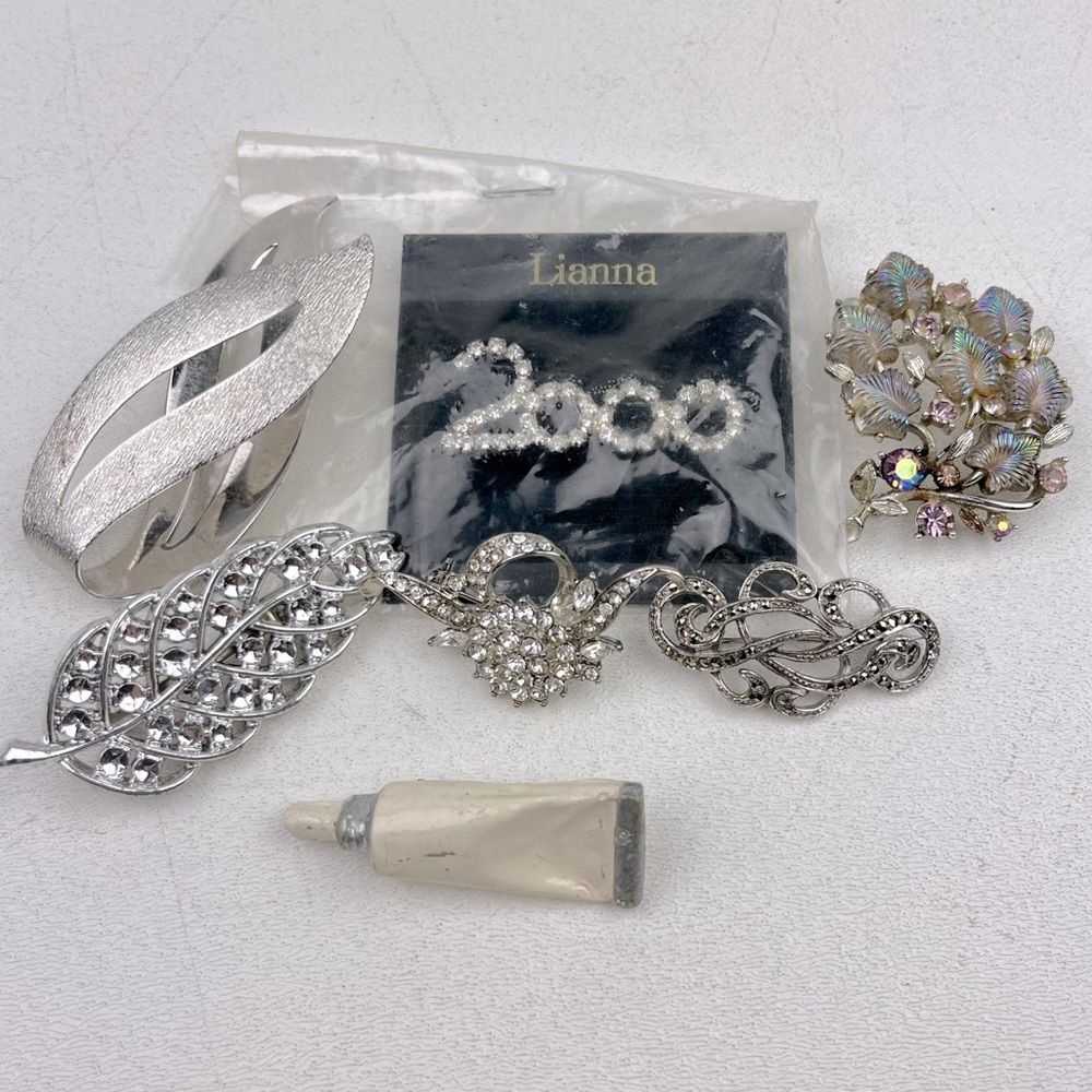 Lot Of Silver Brooches Pins